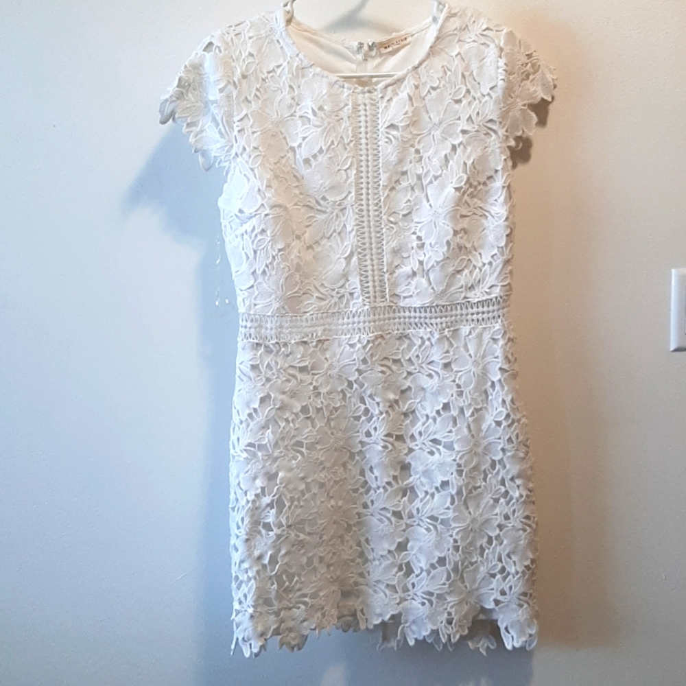 Main Strip White Lace Dress
